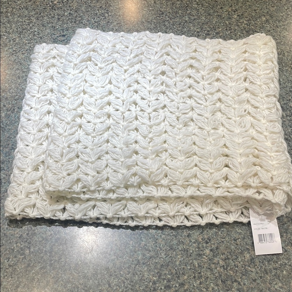 Polar White Chunky Knit Infinity Scarf *New*